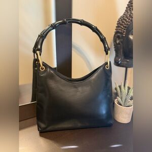 🎀Bamboo zip top handle leather handbag🎀